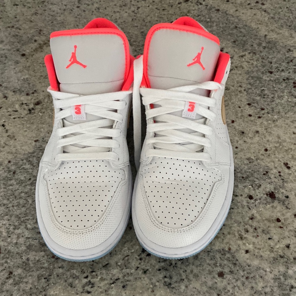 Jordan 1 Low SE sneakers